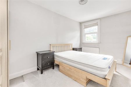 3 bedroom terraced house to rent - Photo 3