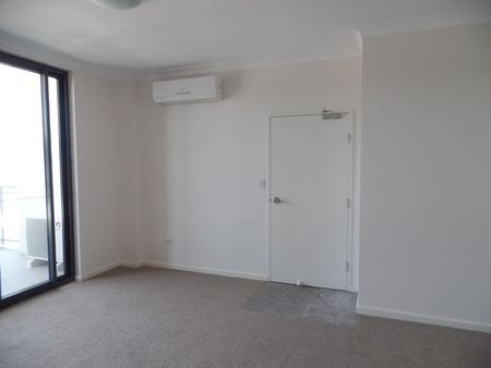 Impressive 2 Bedroom + Study! - Photo 4