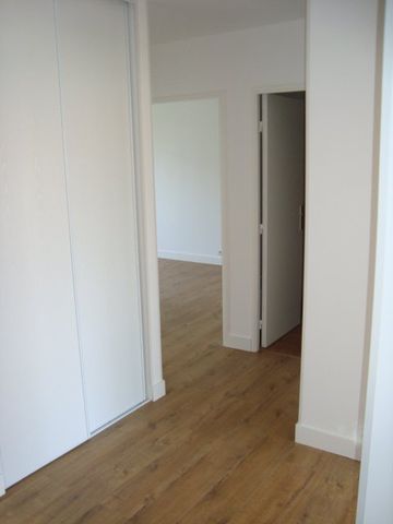 Location Appartement 3 pièces 65m² NICE 06000 - Photo 5