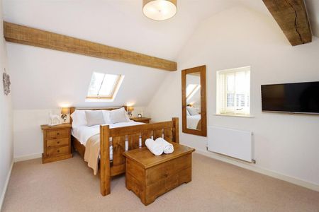 3 bedroom parking to rent - Photo 3