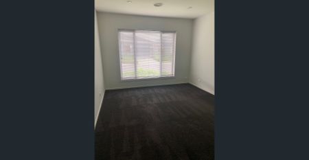 Conveniently Located - Photo 2