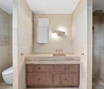 Brand-new Mediterranean-inspired luxury home - Photo 5