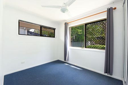 Beach Renovated Family Home - Photo 4