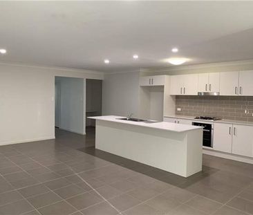 A stylish, easy-care home ready for you! - Photo 4