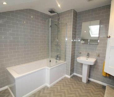 2 bedroom semi-detached house to rent - Photo 6