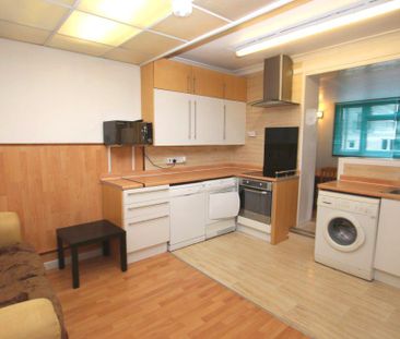 5 bedroom maisonette to rent - Photo 3