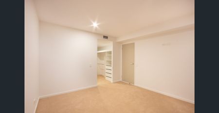 Spacious 3-Bedroom Apartment - Photo 3