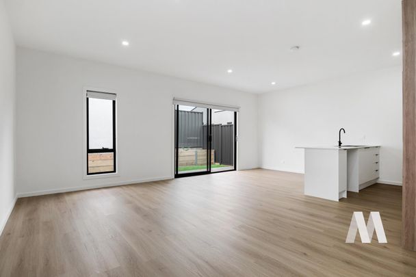 704 Grand Boulevard, Mickleham VIC 3064 - Townhouse For Rent | Domain - Photo 1