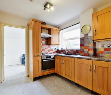 3 bedroom terraced house to rent - Photo 5