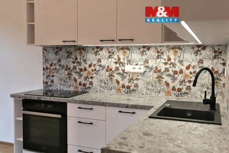 Pronájem bytu 2+kk v Ústí nad Labem, ul. Masarykova - Fotografie 2