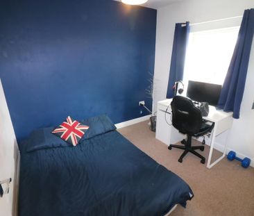 4 bedroom detached house to rent - Photo 6