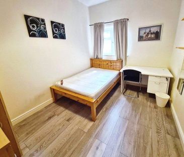 6 bedroom house to rent - Photo 4