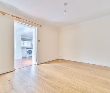 Meadow Vale, Haslemere, Surrey, GU27 - Photo 2