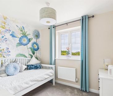 4 bedroom detached house to rent - Photo 4