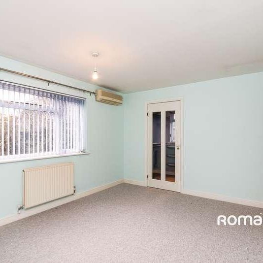 Poyle Road, Tongham, Farnham, Surrey, GU10 - Photo 1