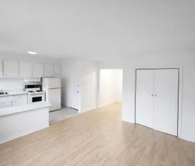1 room apartment of 33m² in Montreal - Photo 2