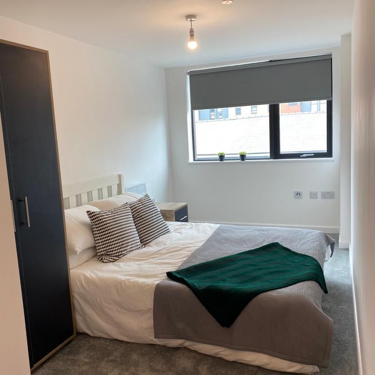 Rent QUBE, West Street, S1 £1,100pcm - Photo 1