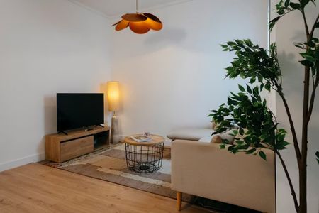 Carrer Gran de Gràcia, Barcelona, Catalonia 08012 - Photo 2