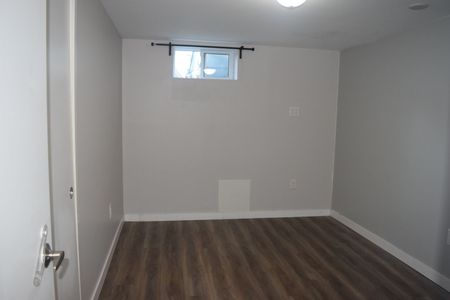 For Lease - 82 Deere Street Unit# Lower, Welland, Ontario - Photo 2