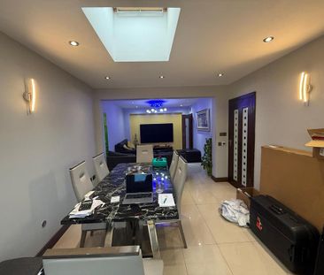 4 bedroom semi-detached house to rent - Photo 1