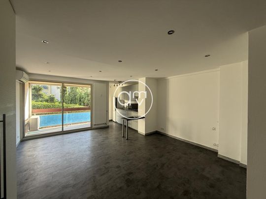 Location Appartement 1 pièce 33m² HYERES 83400 - Photo 1