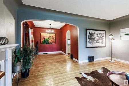 Edmonton Unfurnished house Rental in Queen Mary Park - Stunning and Charming Character Home Close to Downtown - Photo 4