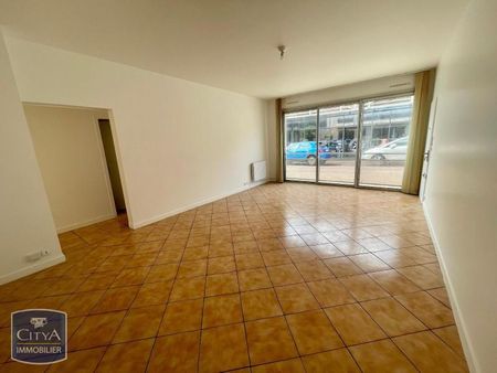 Location Appartement 3 pièces 64m² NIORT 79000 - Photo 2