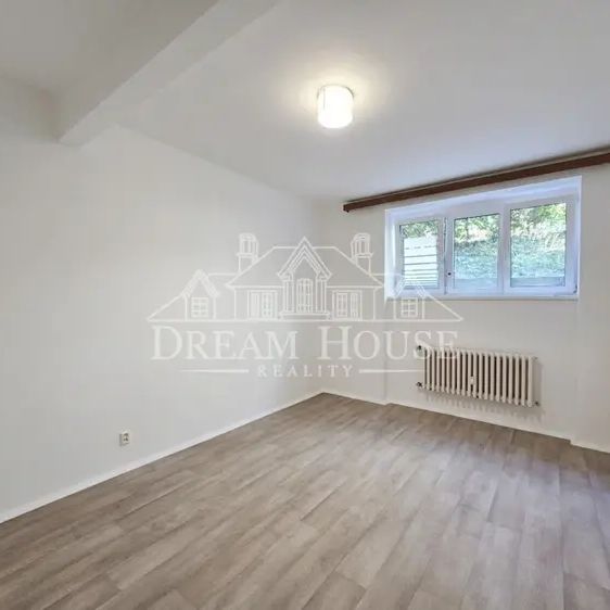 Pronájem bytu 1+kk, 34 m - Fotografie 1