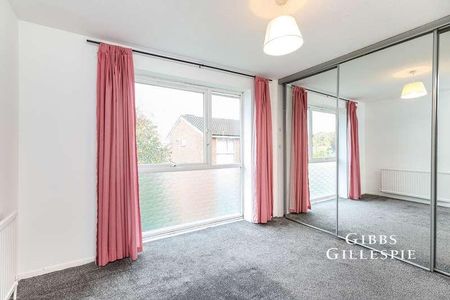 Cranston Close, Ickenham, Middlesex, UB10 - Photo 4