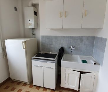 A LOUER T1 A PROXIMITE DE LA FACULTE ST CHARLES ET DU MUSEE DE PICA... - Photo 4