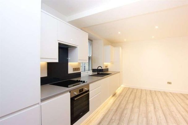 High Street, Witney, Oxfordshire, OX28 - Photo 1