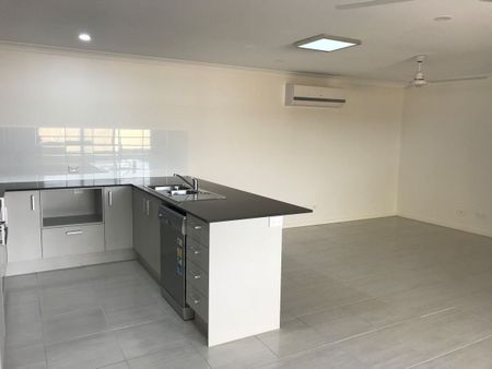 Modern Landsborough Duplex - Photo 4