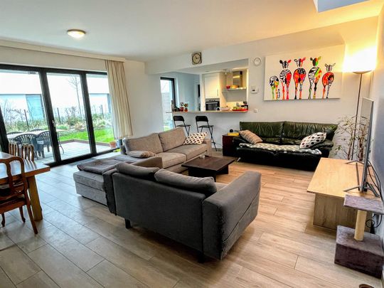 House - for rent - Photo 1