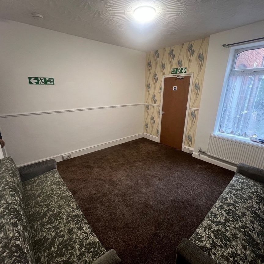 Room in a Shared House, Selsey Road, B17 - Photo 1