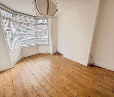 Salisbury Road, Barry, CF62 - Photo 1