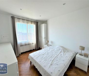 Location Appartement 4 pièces 136m² LILLE 59000 - Photo 4