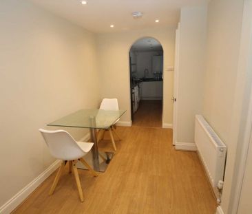 2 bed Terraced for rent - Photo 6