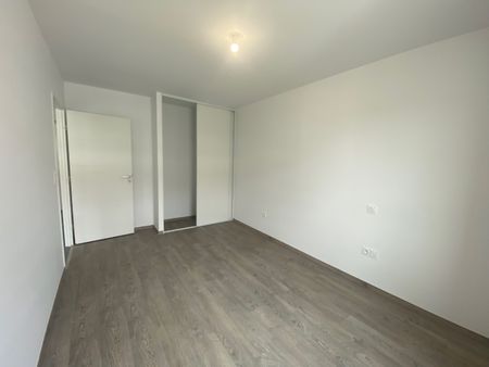 Location Appartement 2 pièces 44m² LA MADELEINE 59110 - Photo 2