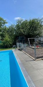 ELEGANT MIT HOCHWERTIGER AUSSTATTUNG & POOLZUGANG - Photo 4