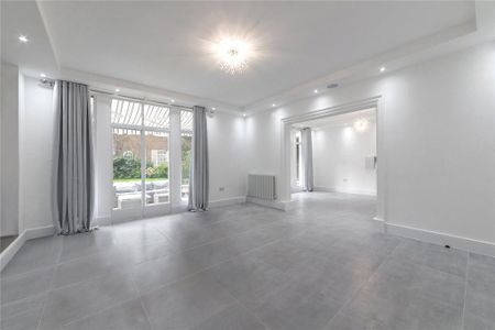 4 bedroom flat to rent - Photo 3