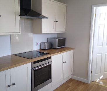 2 bedroom cottage to rent - Photo 2