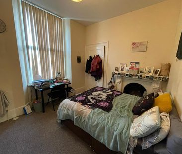 Woodland Terrace, Flat 4, Plymouth - Photo 2