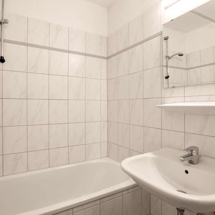 Chic möbliertes Apartment mit Aufzug im Herzen von Köln - Photo 1