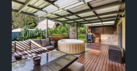 Family Home in Quiet Court Location - Photo 2