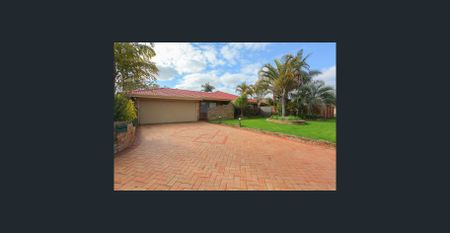 Family Oasis with Pool in Quiet Leeming Cul-de-Sac - Photo 4