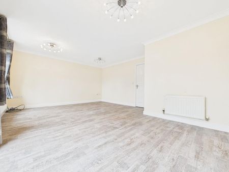 4 bedroom semi-detached house to rent - Photo 2