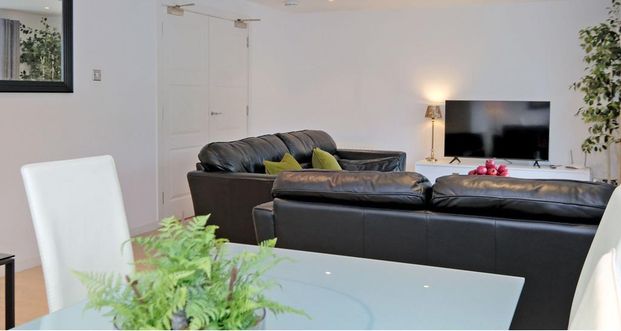 2 bedroom flat to rent - Photo 1