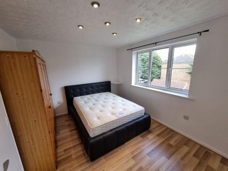 1 bedroom flat to rent - Photo 4