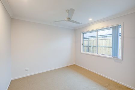 Brand-New Family Home in Park Lane Reserve! - Photo 4