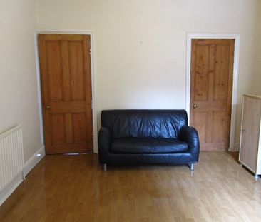 4 double bed student/professional house. Student House in Sheffield - Photo 4
